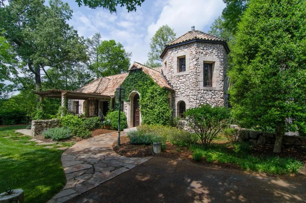 2100 West Wesley Road, Atlanta, Georgia 30327, 3 Bedrooms Bedrooms, ,3 BathroomsBathrooms,Land,For Sale,2100 West Wesley Road,7552397