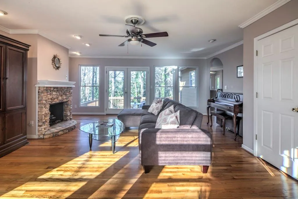 1790 S Johnson Ferry Road Ne, Brookhaven, Georgia 30319, 4 Bedrooms Bedrooms, ,3 BathroomsBathrooms,Residential,Sold,1790 S Johnson Ferry Road Ne,5954625
