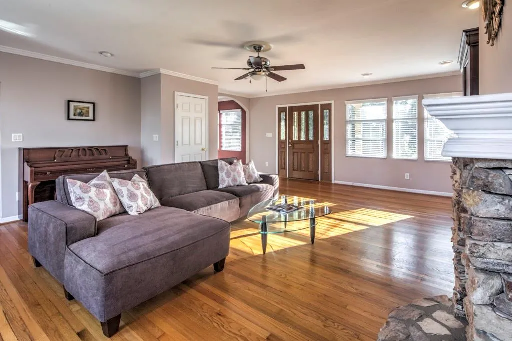 1790 S Johnson Ferry Road Ne, Brookhaven, Georgia 30319, 4 Bedrooms Bedrooms, ,3 BathroomsBathrooms,Residential,Sold,1790 S Johnson Ferry Road Ne,5954625