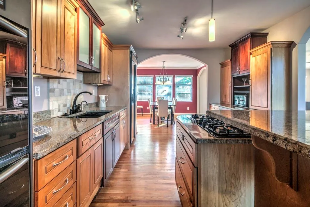 1790 S Johnson Ferry Road Ne, Brookhaven, Georgia 30319, 4 Bedrooms Bedrooms, ,3 BathroomsBathrooms,Residential,Sold,1790 S Johnson Ferry Road Ne,5954625