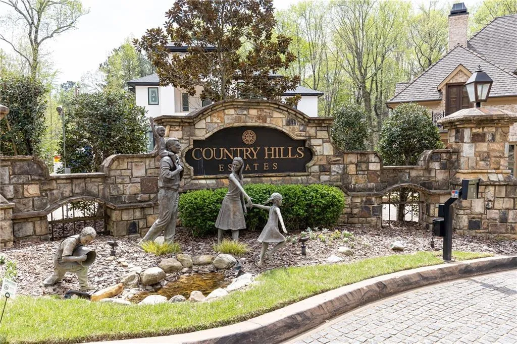 435 Belada Boulevard, Atlanta, Georgia 30342, 6 Bedrooms Bedrooms, ,5 BathroomsBathrooms,Residential,Sold,435 Belada Boulevard,7197848