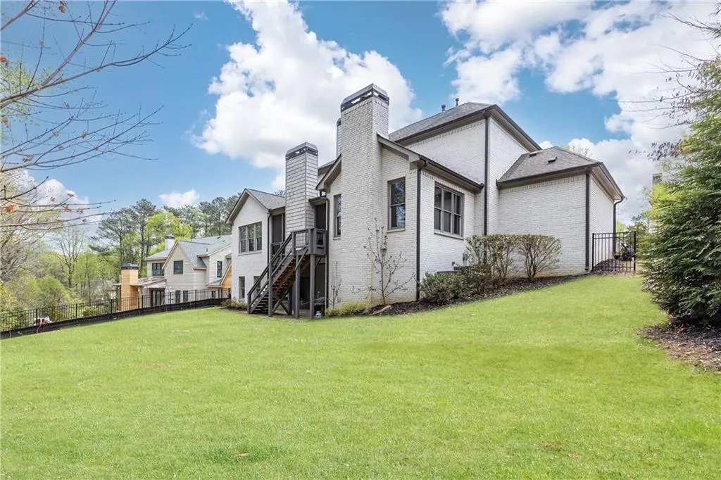 435 Belada Boulevard, Atlanta, Georgia 30342, 6 Bedrooms Bedrooms, ,5 BathroomsBathrooms,Residential,Sold,435 Belada Boulevard,7197848