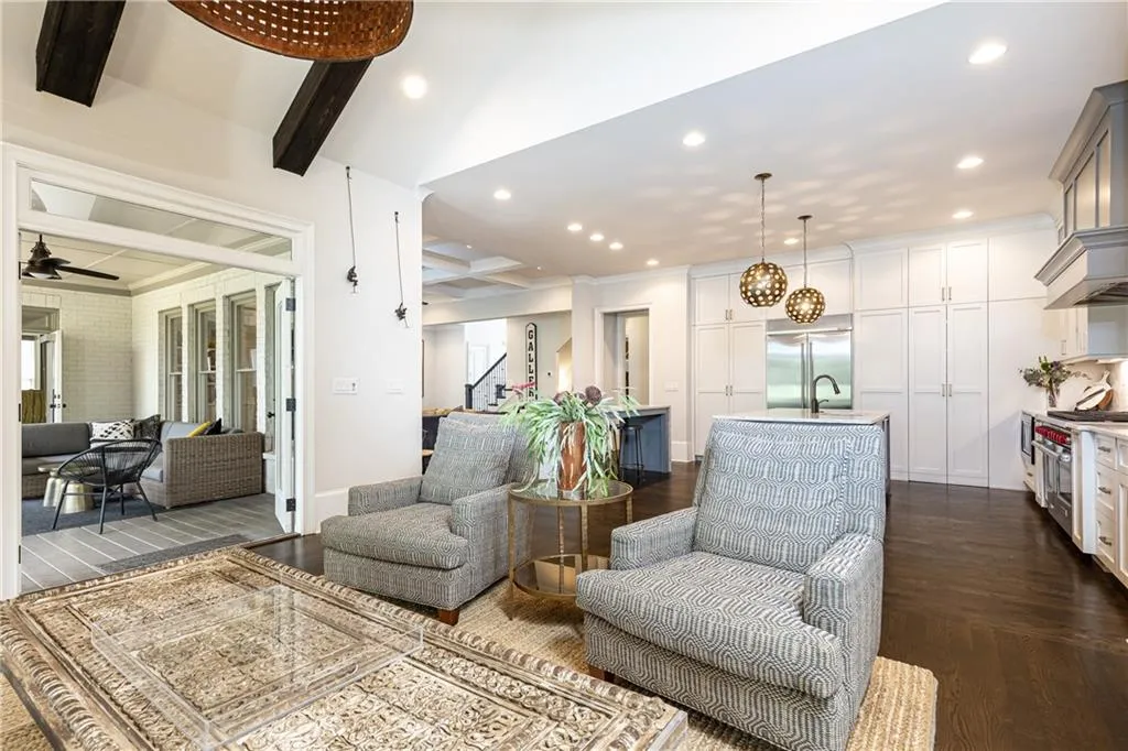 435 Belada Boulevard, Atlanta, Georgia 30342, 6 Bedrooms Bedrooms, ,5 BathroomsBathrooms,Residential,Sold,435 Belada Boulevard,7197848