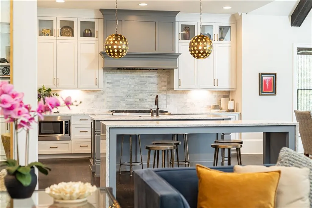 435 Belada Boulevard, Atlanta, Georgia 30342, 6 Bedrooms Bedrooms, ,5 BathroomsBathrooms,Residential,Sold,435 Belada Boulevard,7197848