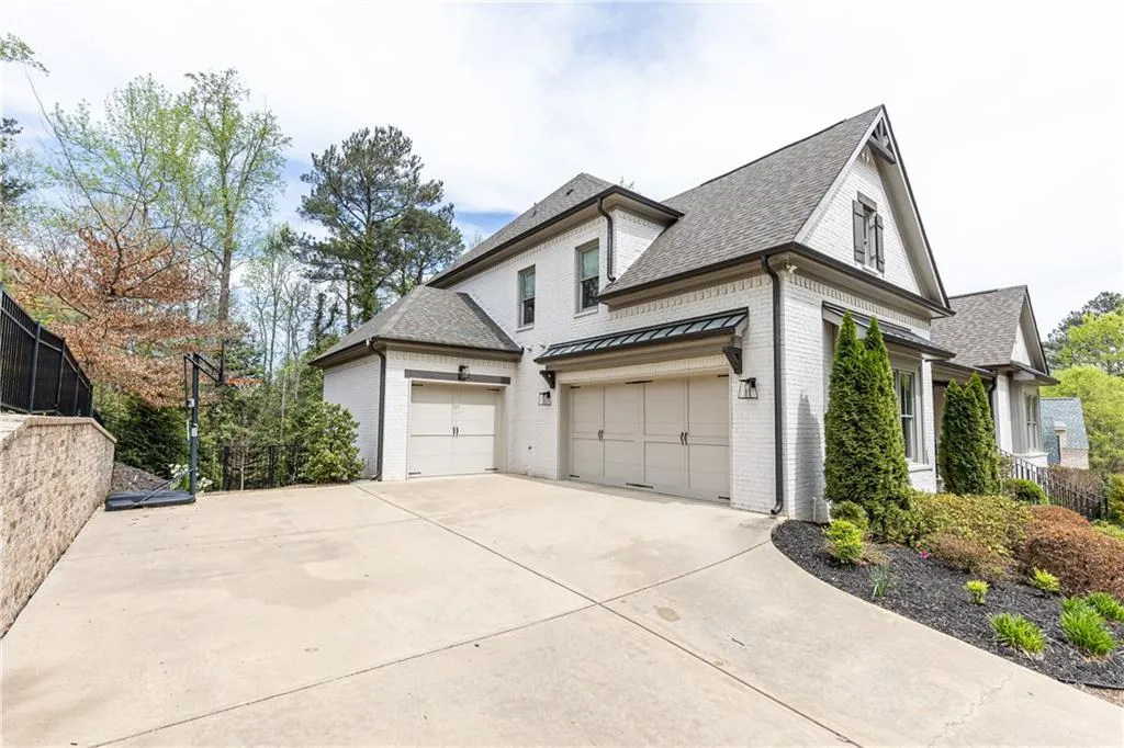 435 Belada Boulevard, Atlanta, Georgia 30342, 6 Bedrooms Bedrooms, ,5 BathroomsBathrooms,Residential,Sold,435 Belada Boulevard,7197848