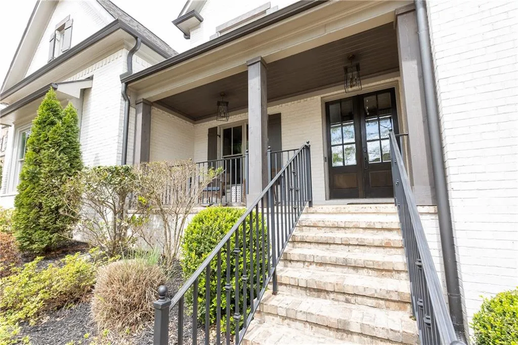 435 Belada Boulevard, Atlanta, Georgia 30342, 6 Bedrooms Bedrooms, ,5 BathroomsBathrooms,Residential,Sold,435 Belada Boulevard,7197848