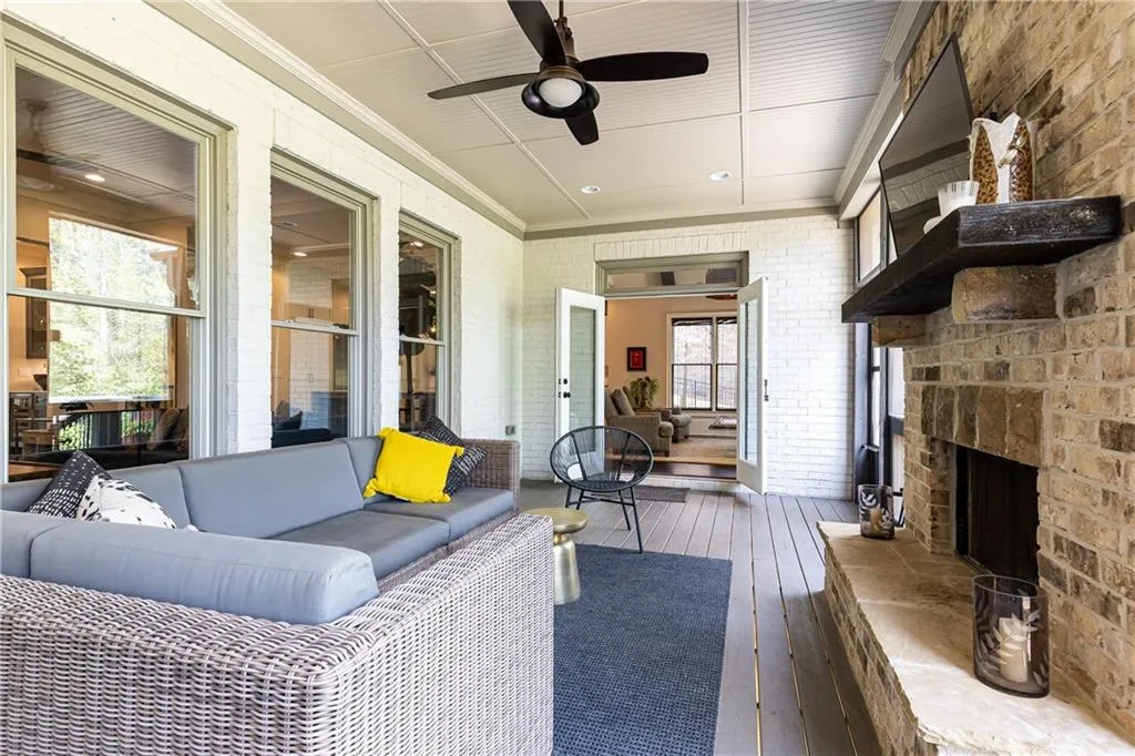 435 Belada Boulevard, Atlanta, Georgia 30342, 6 Bedrooms Bedrooms, ,5 BathroomsBathrooms,Residential,Sold,435 Belada Boulevard,7197848