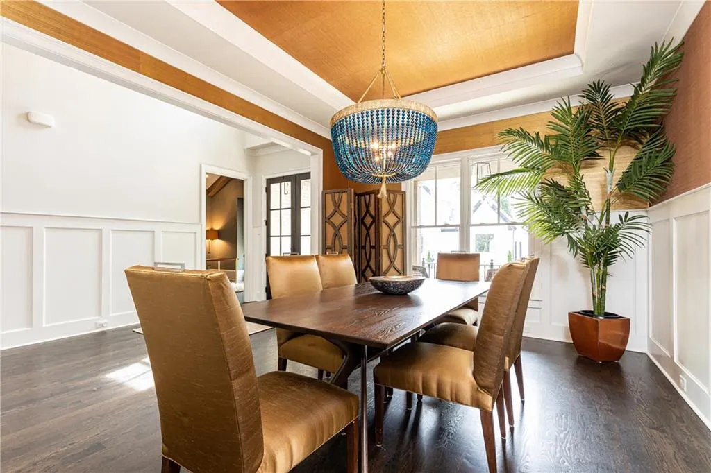 435 Belada Boulevard, Atlanta, Georgia 30342, 6 Bedrooms Bedrooms, ,5 BathroomsBathrooms,Residential,Sold,435 Belada Boulevard,7197848