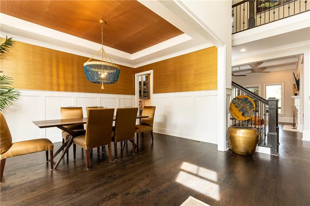 435 Belada Boulevard, Atlanta, Georgia 30342, 6 Bedrooms Bedrooms, ,5 BathroomsBathrooms,Residential,Sold,435 Belada Boulevard,7197848