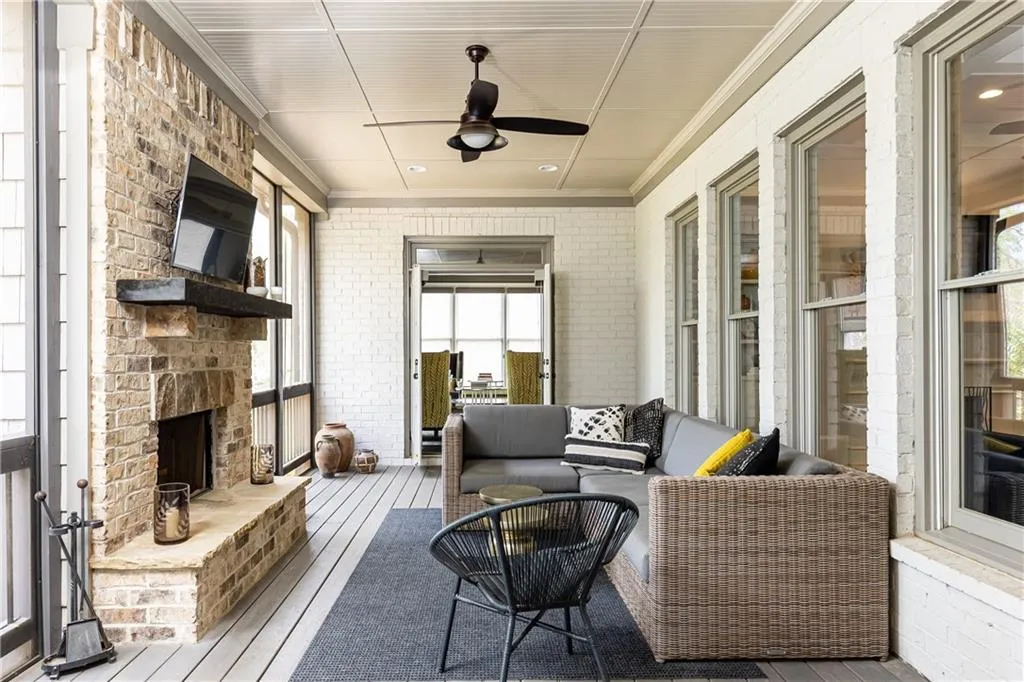 435 Belada Boulevard, Atlanta, Georgia 30342, 6 Bedrooms Bedrooms, ,5 BathroomsBathrooms,Residential,Sold,435 Belada Boulevard,7197848