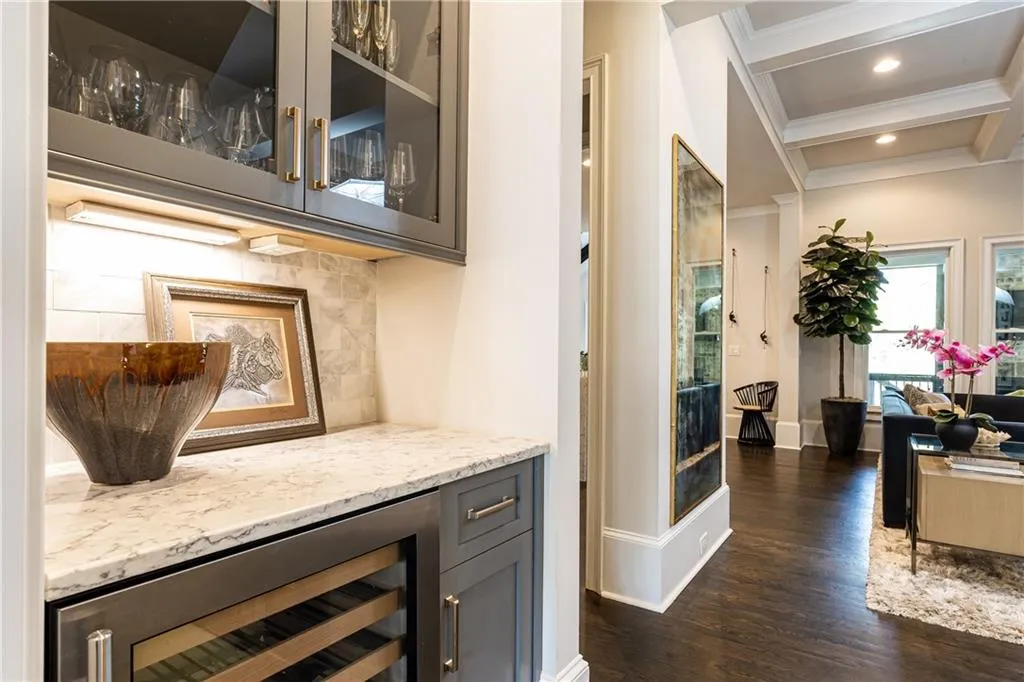 435 Belada Boulevard, Atlanta, Georgia 30342, 6 Bedrooms Bedrooms, ,5 BathroomsBathrooms,Residential,Sold,435 Belada Boulevard,7197848