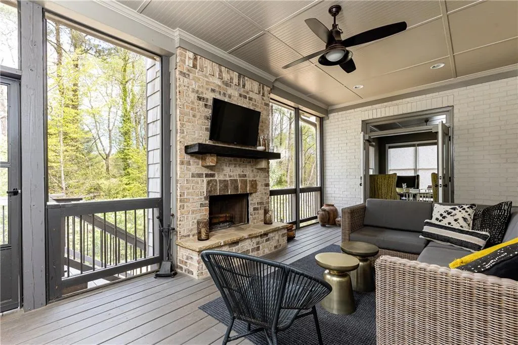 435 Belada Boulevard, Atlanta, Georgia 30342, 6 Bedrooms Bedrooms, ,5 BathroomsBathrooms,Residential,Sold,435 Belada Boulevard,7197848