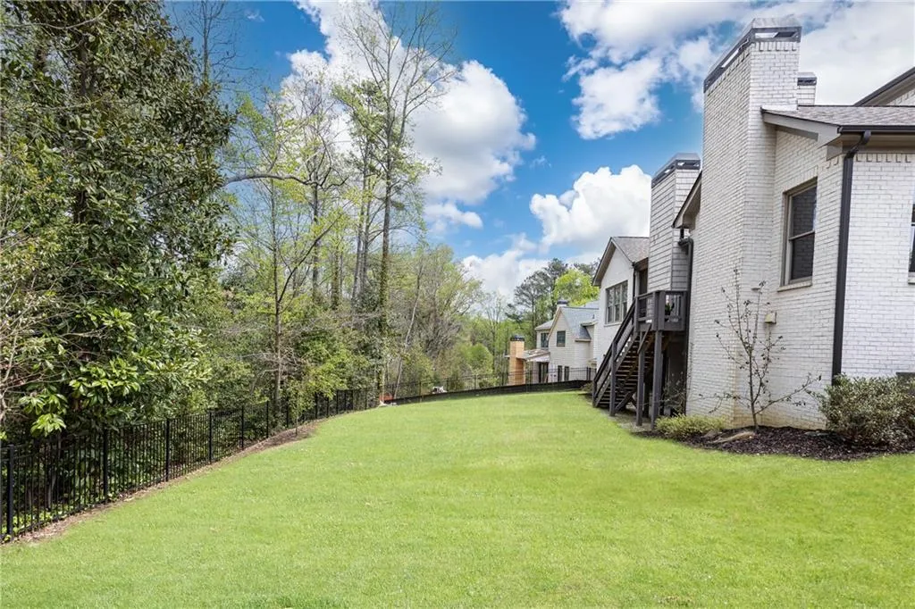 435 Belada Boulevard, Atlanta, Georgia 30342, 6 Bedrooms Bedrooms, ,5 BathroomsBathrooms,Residential,Sold,435 Belada Boulevard,7197848