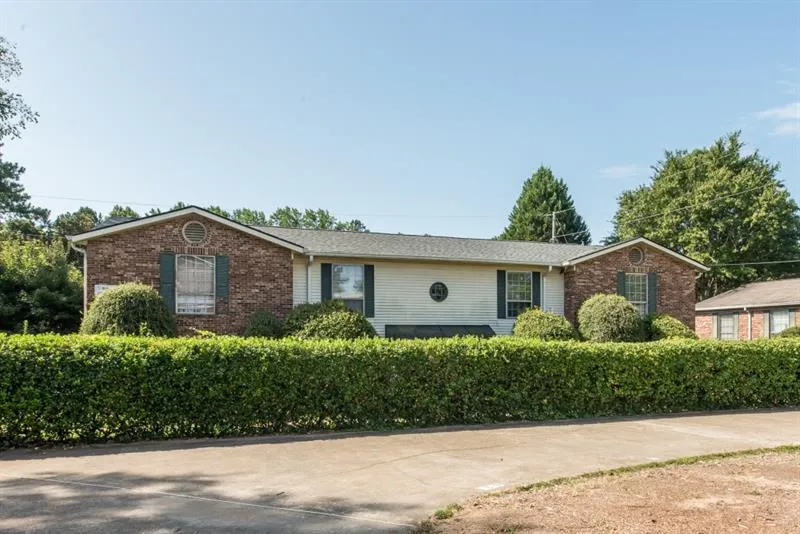 5582 Kingsport Drive Ne Unit 23, Atlanta, Georgia 30342, 2 Bedrooms Bedrooms, ,1 BathroomBathrooms,Residential,Sold,5582 Kingsport Drive Ne Unit 23,6613654