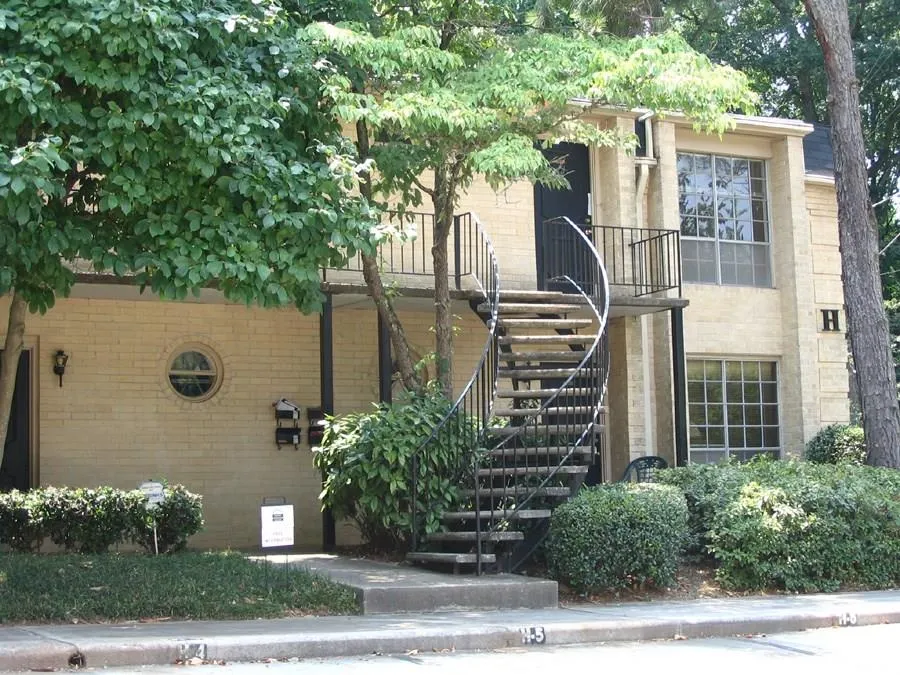 5400 Roswell Road Unit H7, Atlanta, Georgia 30342, 2 Bedrooms Bedrooms, ,1 BathroomBathrooms,Residential,Sold,5400 Roswell Road Unit H7,5648148