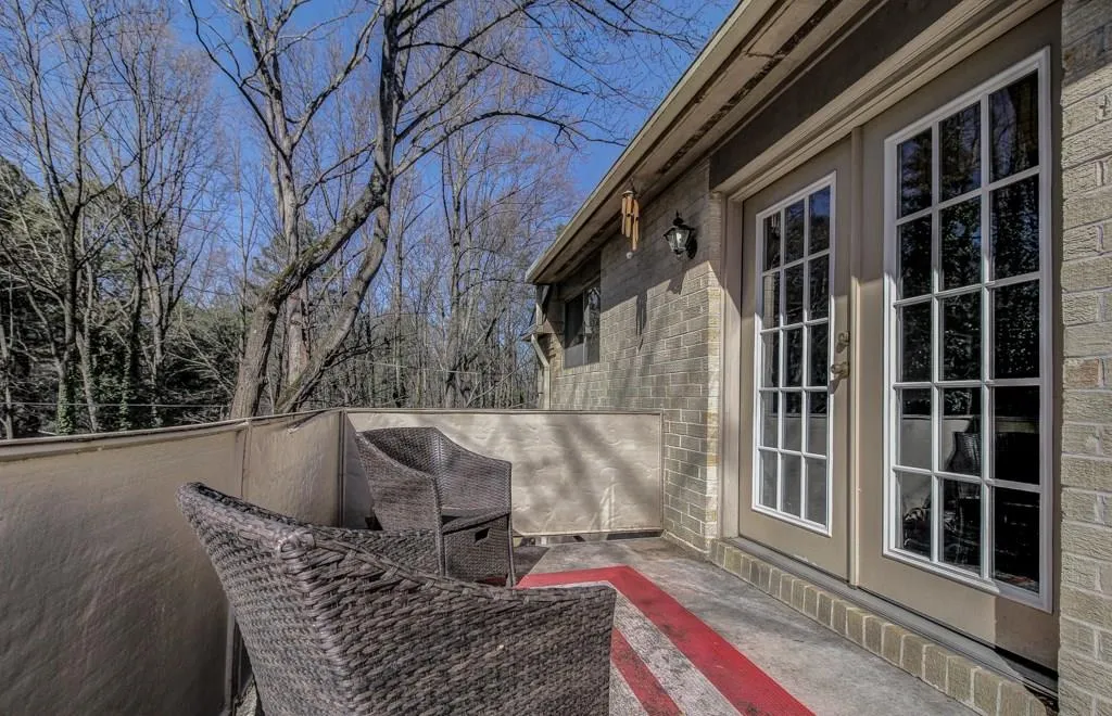 5400 Roswell Road Unit H7, Atlanta, Georgia 30342, 2 Bedrooms Bedrooms, ,1 BathroomBathrooms,Residential,Sold,5400 Roswell Road Unit H7,5648148