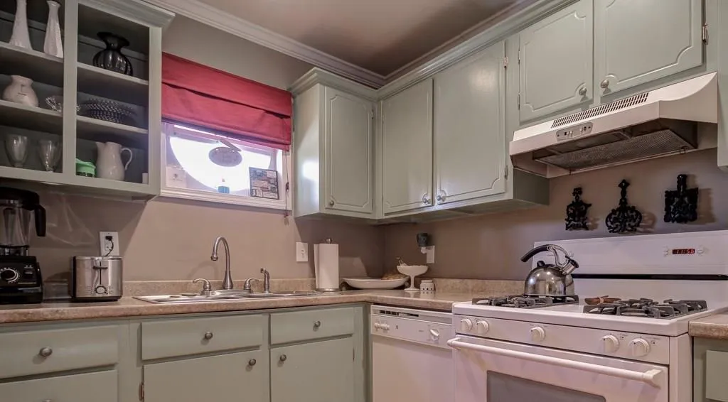 5400 Roswell Road Unit H7, Atlanta, Georgia 30342, 2 Bedrooms Bedrooms, ,1 BathroomBathrooms,Residential,Sold,5400 Roswell Road Unit H7,5648148