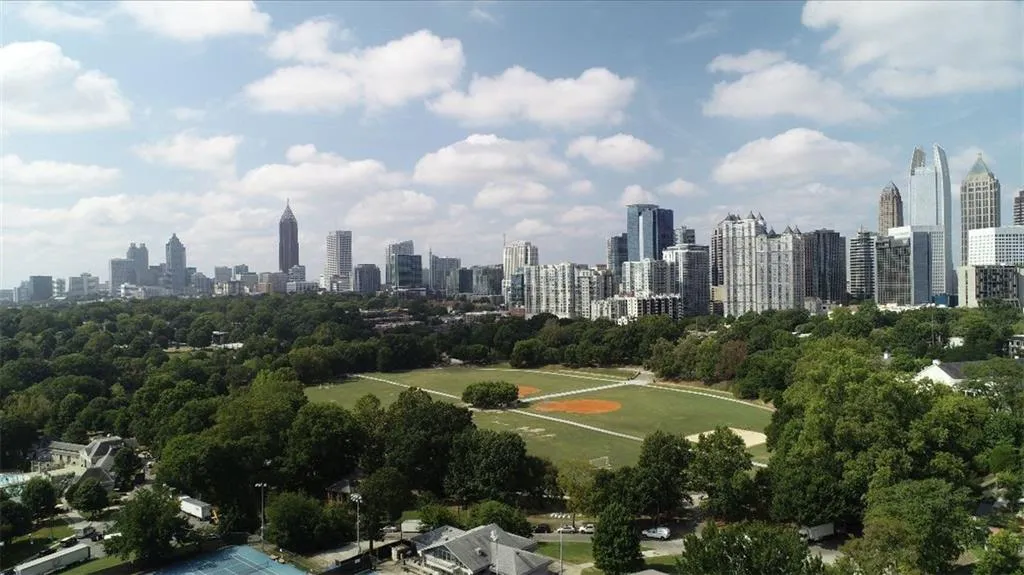 209 14th Street Ne Unit 105, Atlanta, Georgia 30309, 2 Bedrooms Bedrooms, ,2 BathroomsBathrooms,Residential,For Sale,209 14th Street Ne Unit 105,7643704