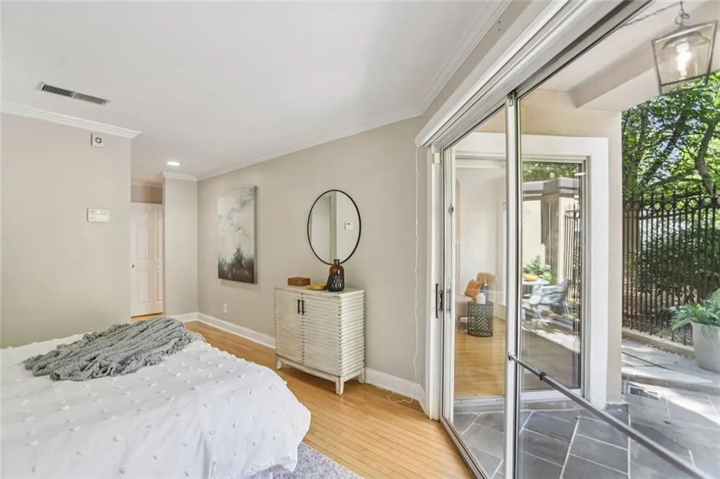 209 14th Street Ne Unit 105, Atlanta, Georgia 30309, 2 Bedrooms Bedrooms, ,2 BathroomsBathrooms,Residential,For Sale,209 14th Street Ne Unit 105,7643704