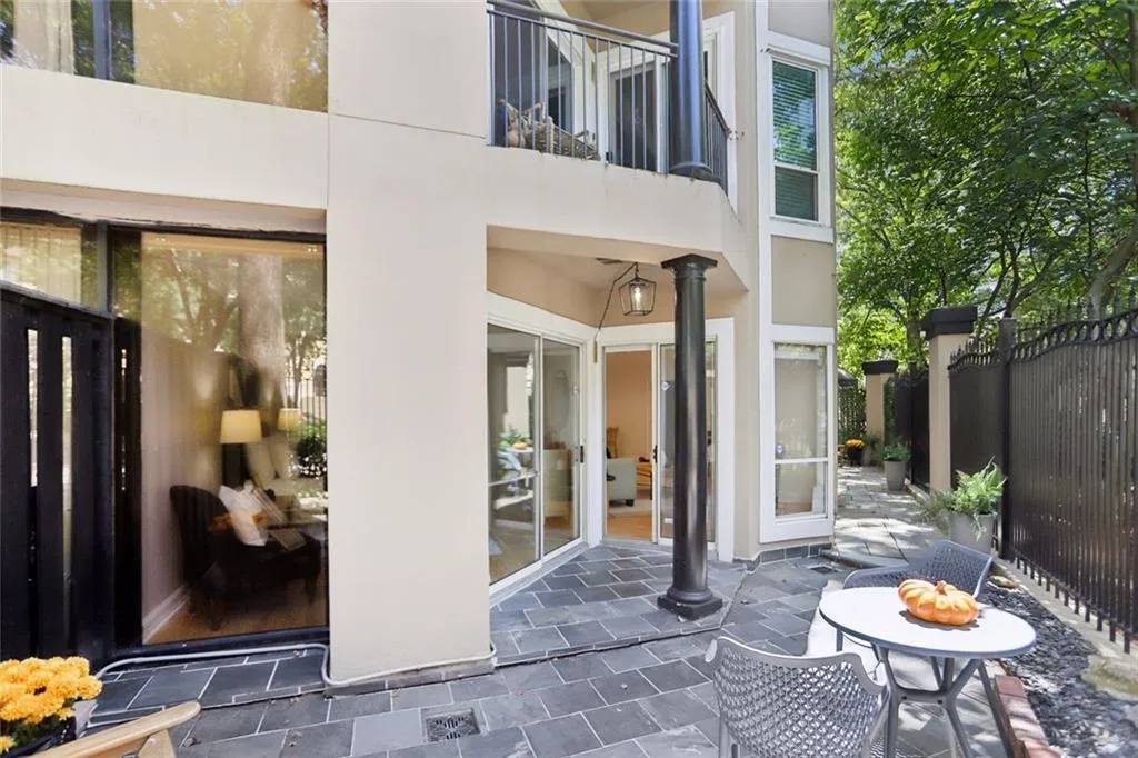 209 14th Street Ne Unit 105, Atlanta, Georgia 30309, 2 Bedrooms Bedrooms, ,2 BathroomsBathrooms,Residential,For Sale,209 14th Street Ne Unit 105,7643704