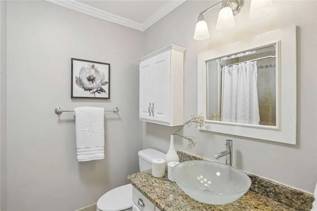 209 14th Street Ne Unit 105, Atlanta, Georgia 30309, 2 Bedrooms Bedrooms, ,2 BathroomsBathrooms,Residential,For Sale,209 14th Street Ne Unit 105,7643704