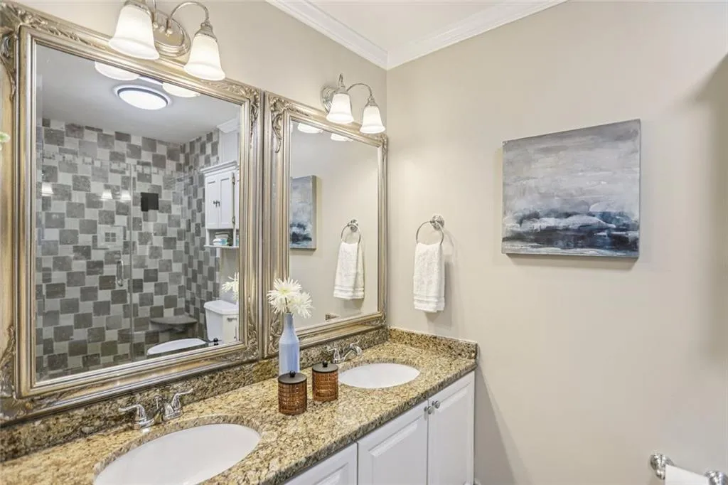 209 14th Street Ne Unit 105, Atlanta, Georgia 30309, 2 Bedrooms Bedrooms, ,2 BathroomsBathrooms,Residential,For Sale,209 14th Street Ne Unit 105,7643704