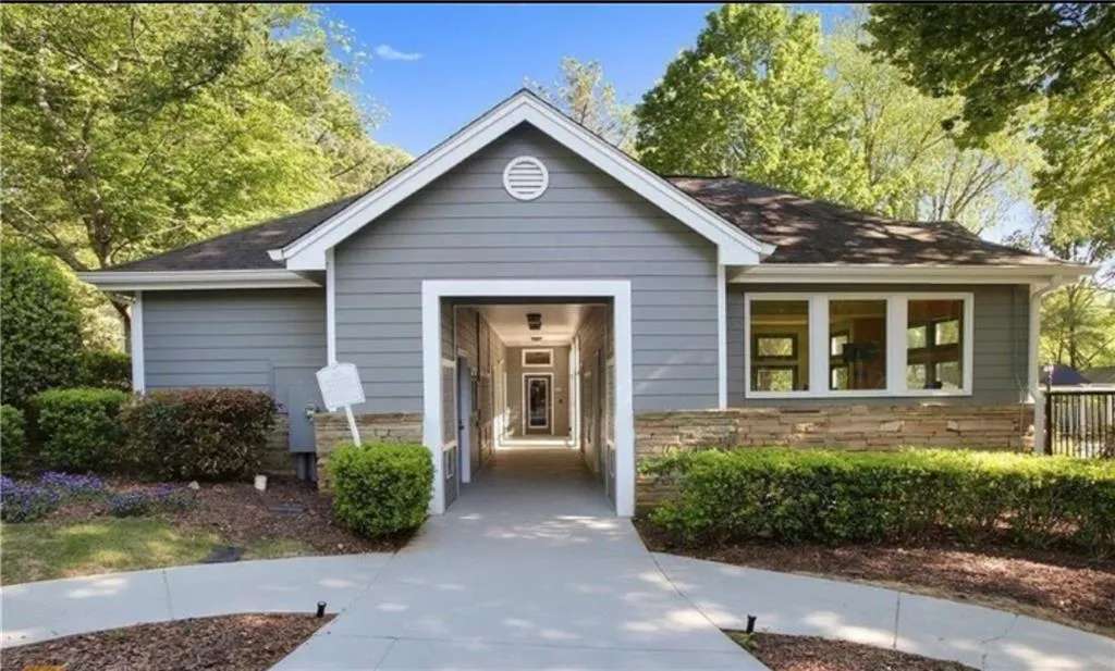 6304 Santa Fe Parkway, Sandy Springs, Georgia 30350, 2 Bedrooms Bedrooms, ,2 BathroomsBathrooms,Residential,Sold,6304 Santa Fe Parkway,6526443