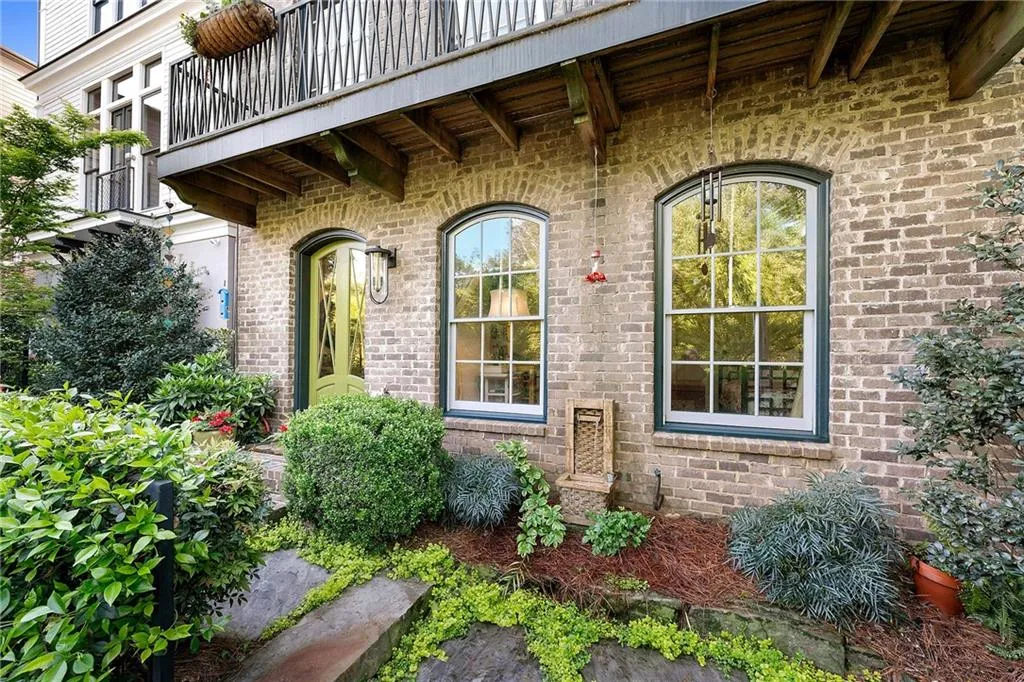 Cotswold-style courtyard entrance