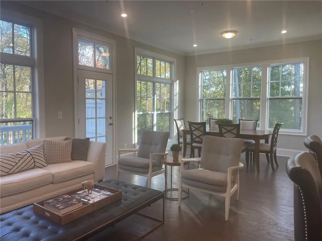 4001 Eamont Lane, Sandy Springs, Georgia 30328, 3 Bedrooms Bedrooms, ,3 BathroomsBathrooms,Residential,Sold,4001 Eamont Lane,6816433