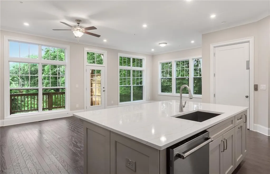 4001 Eamont Lane, Sandy Springs, Georgia 30328, 3 Bedrooms Bedrooms, ,3 BathroomsBathrooms,Residential,Sold,4001 Eamont Lane,6816433