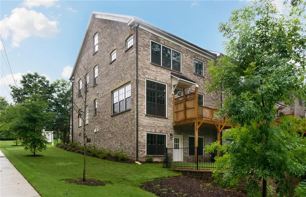 4001 Eamont Lane, Sandy Springs, Georgia 30328, 3 Bedrooms Bedrooms, ,3 BathroomsBathrooms,Residential,Sold,4001 Eamont Lane,6816433