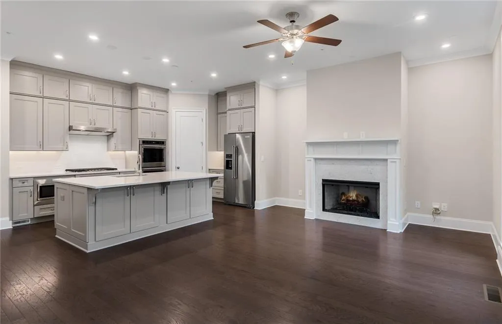 4001 Eamont Lane, Sandy Springs, Georgia 30328, 3 Bedrooms Bedrooms, ,3 BathroomsBathrooms,Residential,Sold,4001 Eamont Lane,6816433