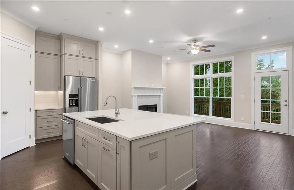 4001 Eamont Lane, Sandy Springs, Georgia 30328, 3 Bedrooms Bedrooms, ,3 BathroomsBathrooms,Residential,Sold,4001 Eamont Lane,6816433