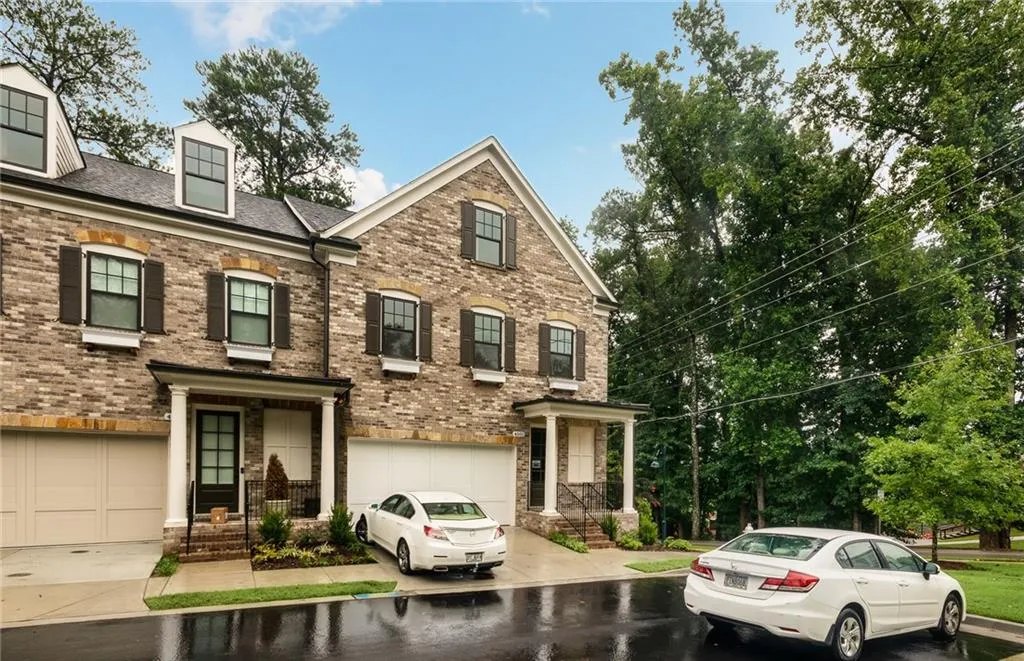 4001 Eamont Lane, Sandy Springs, Georgia 30328, 3 Bedrooms Bedrooms, ,3 BathroomsBathrooms,Residential,Sold,4001 Eamont Lane,6816433