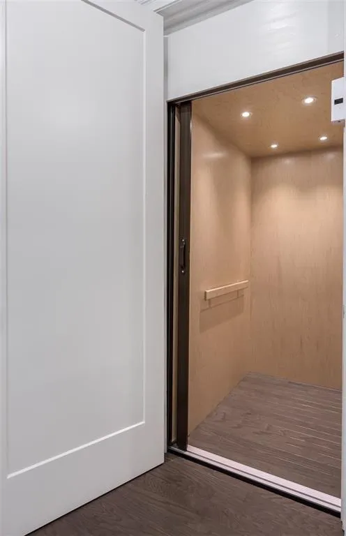 4001 Eamont Lane, Sandy Springs, Georgia 30328, 3 Bedrooms Bedrooms, ,3 BathroomsBathrooms,Residential,Sold,4001 Eamont Lane,6816433