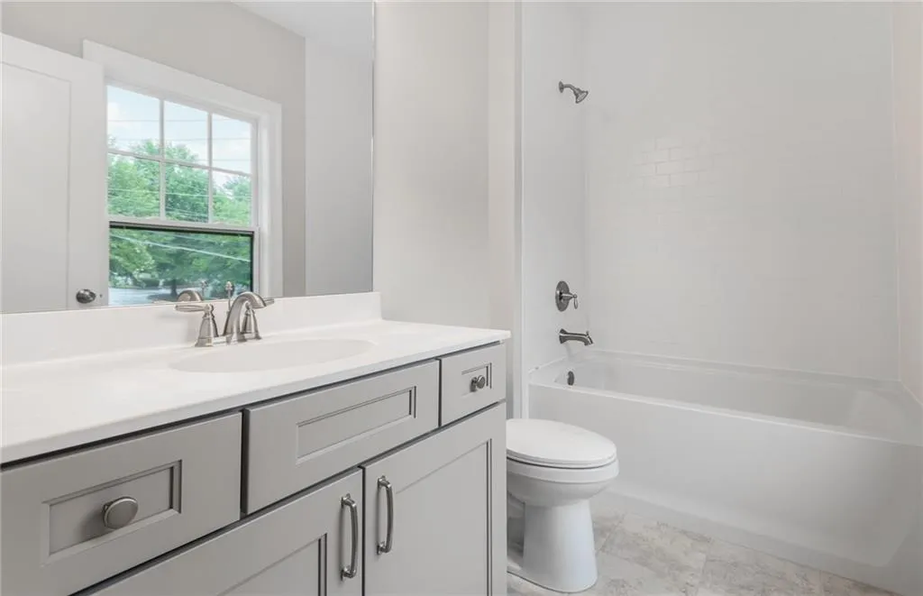 4001 Eamont Lane, Sandy Springs, Georgia 30328, 3 Bedrooms Bedrooms, ,3 BathroomsBathrooms,Residential,Sold,4001 Eamont Lane,6816433