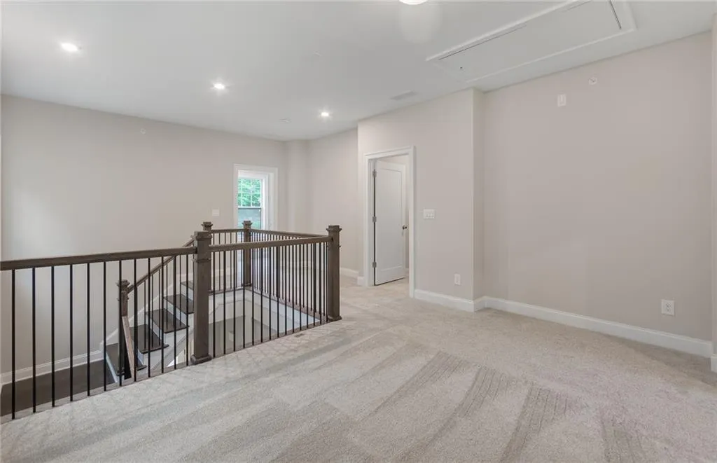 4001 Eamont Lane, Sandy Springs, Georgia 30328, 3 Bedrooms Bedrooms, ,3 BathroomsBathrooms,Residential,Sold,4001 Eamont Lane,6816433