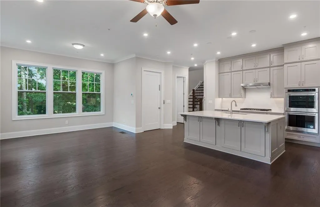 4001 Eamont Lane, Sandy Springs, Georgia 30328, 3 Bedrooms Bedrooms, ,3 BathroomsBathrooms,Residential,Sold,4001 Eamont Lane,6816433