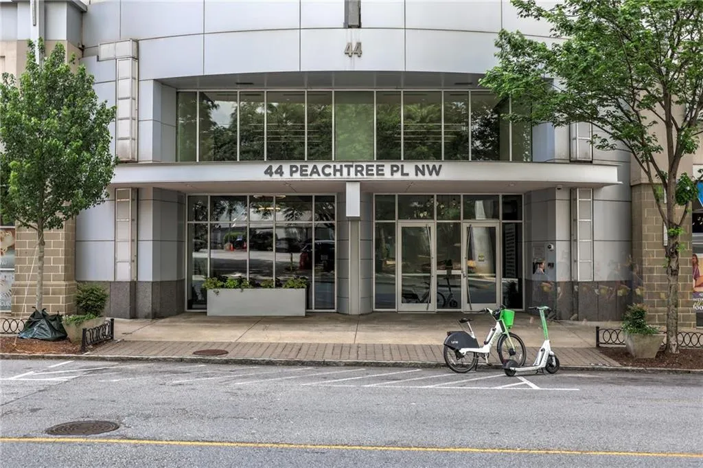 44 Peachtree Place Nw Unit 629, Atlanta, Georgia 30309, 1 Bedroom Bedrooms, ,1 BathroomBathrooms,Residential,For Sale,44 Peachtree Place Nw Unit 629,7550771