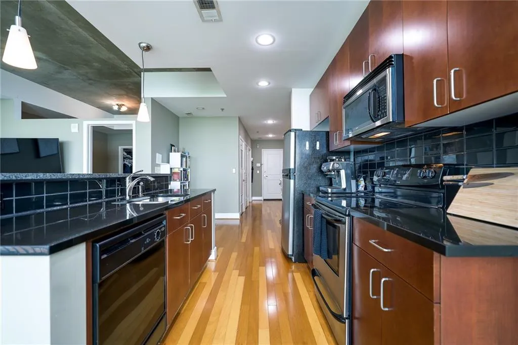 44 Peachtree Place Nw Unit 629, Atlanta, Georgia 30309, 1 Bedroom Bedrooms, ,1 BathroomBathrooms,Residential,For Sale,44 Peachtree Place Nw Unit 629,7550771