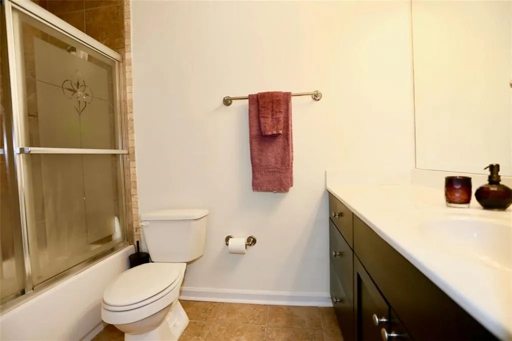 215 Winding River Drive Unit D, Sandy Springs, Georgia 30350, 2 Bedrooms Bedrooms, ,2 BathroomsBathrooms,Residential,Sold,215 Winding River Drive Unit D,6511609