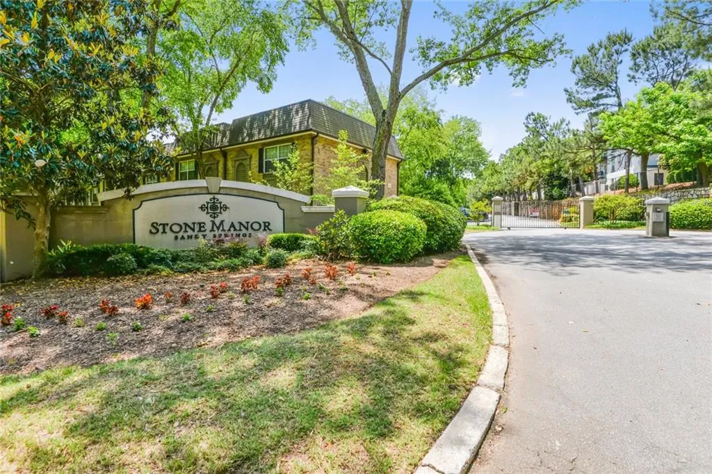 6980 Roswell Road Unit K2, Sandy Springs, Georgia 30328, 2 Bedrooms Bedrooms, ,2 BathroomsBathrooms,Residential,Sold,6980 Roswell Road Unit K2,6727526