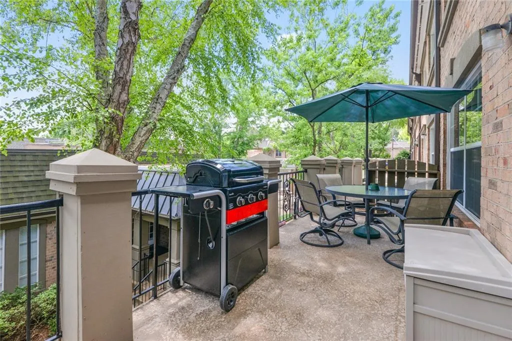 6980 Roswell Road Unit K2, Sandy Springs, Georgia 30328, 2 Bedrooms Bedrooms, ,2 BathroomsBathrooms,Residential,Sold,6980 Roswell Road Unit K2,6727526