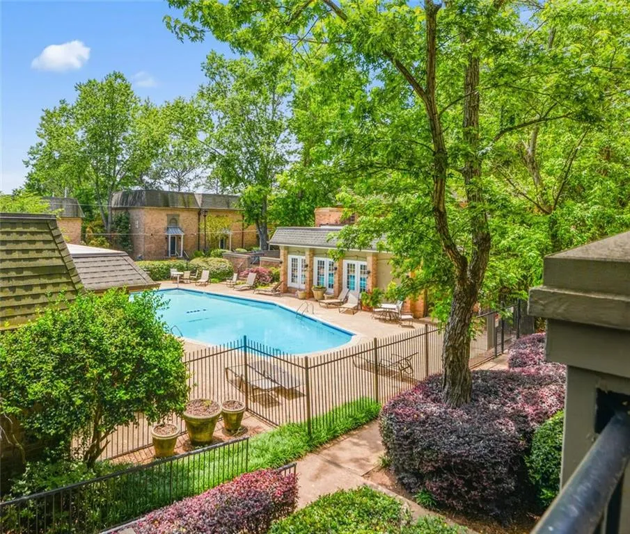 6980 Roswell Road Unit K2, Sandy Springs, Georgia 30328, 2 Bedrooms Bedrooms, ,2 BathroomsBathrooms,Residential,Sold,6980 Roswell Road Unit K2,6727526