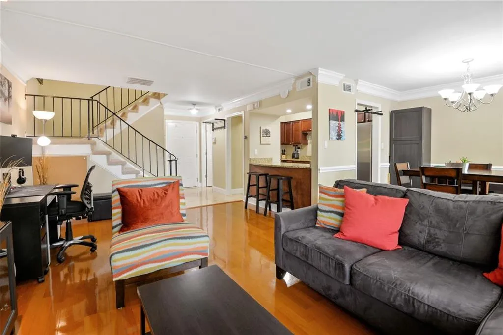 6980 Roswell Road Unit K2, Sandy Springs, Georgia 30328, 2 Bedrooms Bedrooms, ,2 BathroomsBathrooms,Residential,Sold,6980 Roswell Road Unit K2,6727526