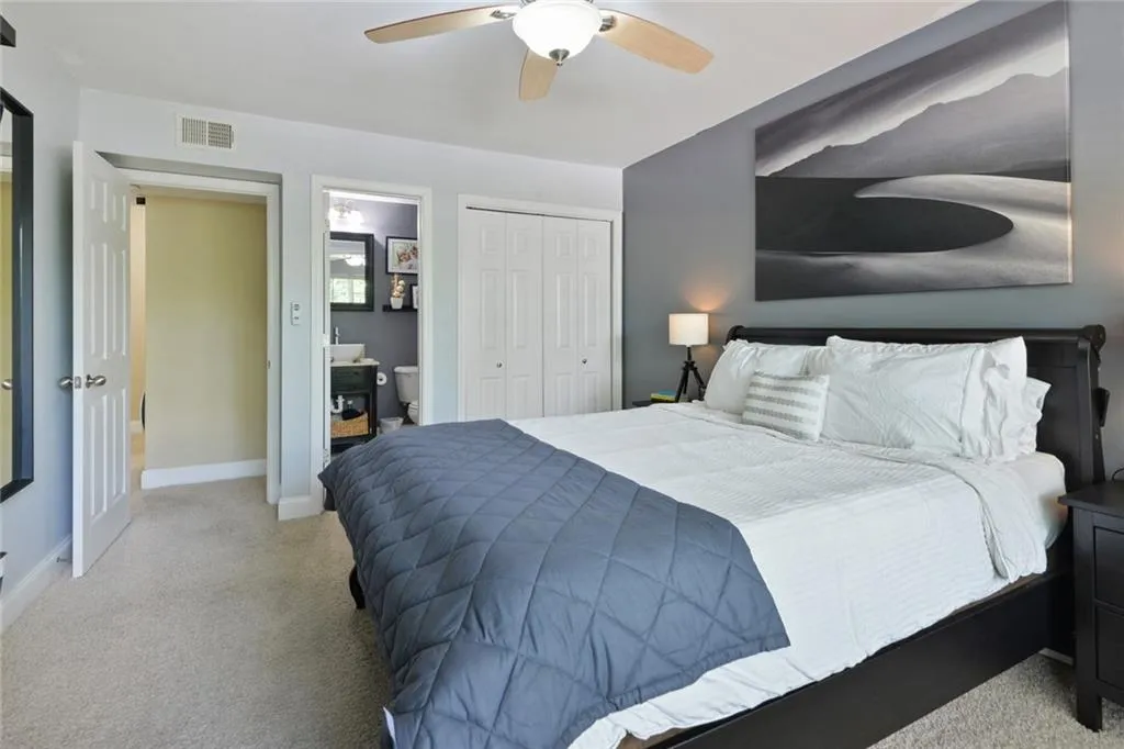 6980 Roswell Road Unit K2, Sandy Springs, Georgia 30328, 2 Bedrooms Bedrooms, ,2 BathroomsBathrooms,Residential,Sold,6980 Roswell Road Unit K2,6727526