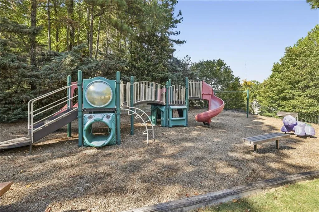Sandy Springs, Georgia 30350, 5 Bedrooms Bedrooms, ,4 BathroomsBathrooms,Residential,Sold,7667882