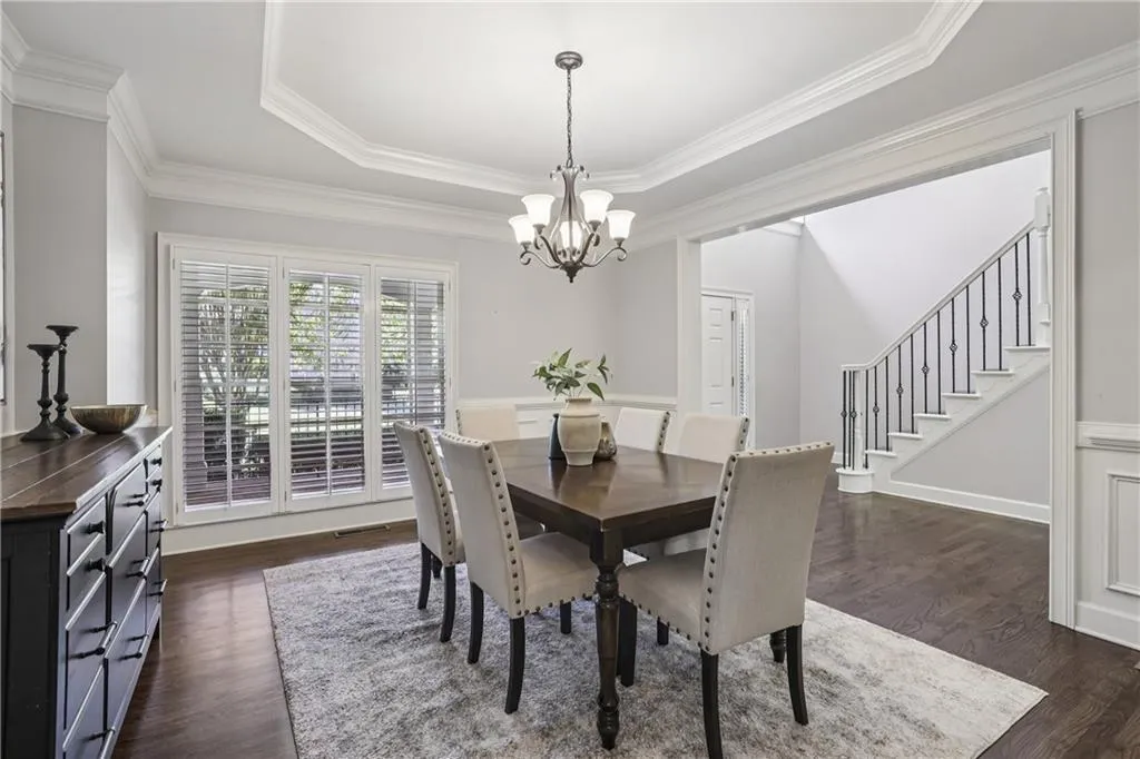 Sandy Springs, Georgia 30350, 5 Bedrooms Bedrooms, ,4 BathroomsBathrooms,Residential,Sold,7667882