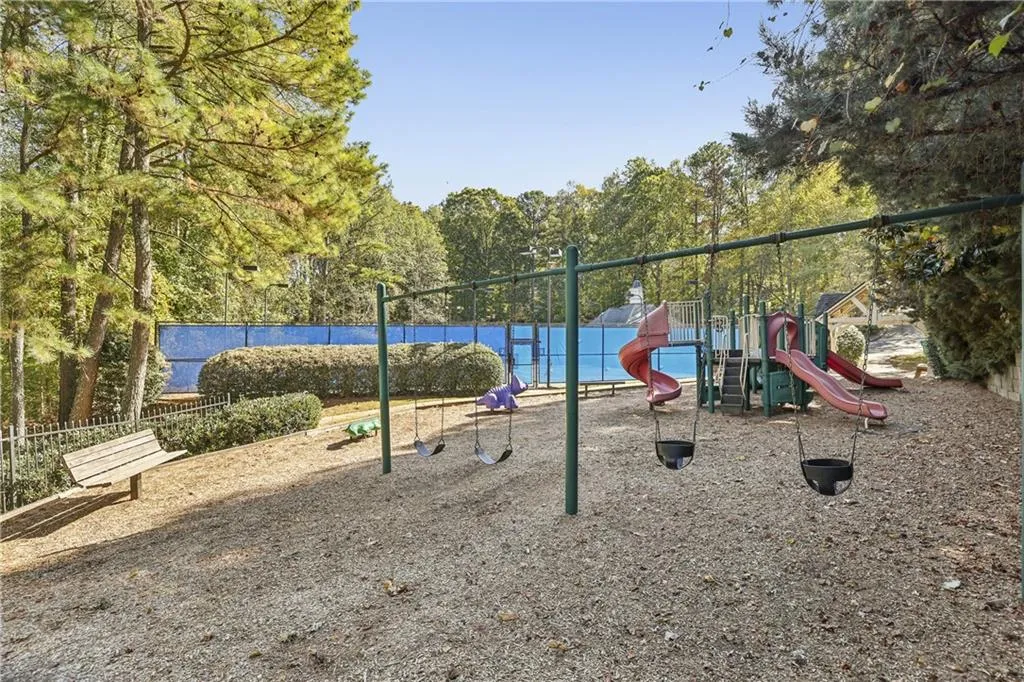 Sandy Springs, Georgia 30350, 5 Bedrooms Bedrooms, ,4 BathroomsBathrooms,Residential,Sold,7667882