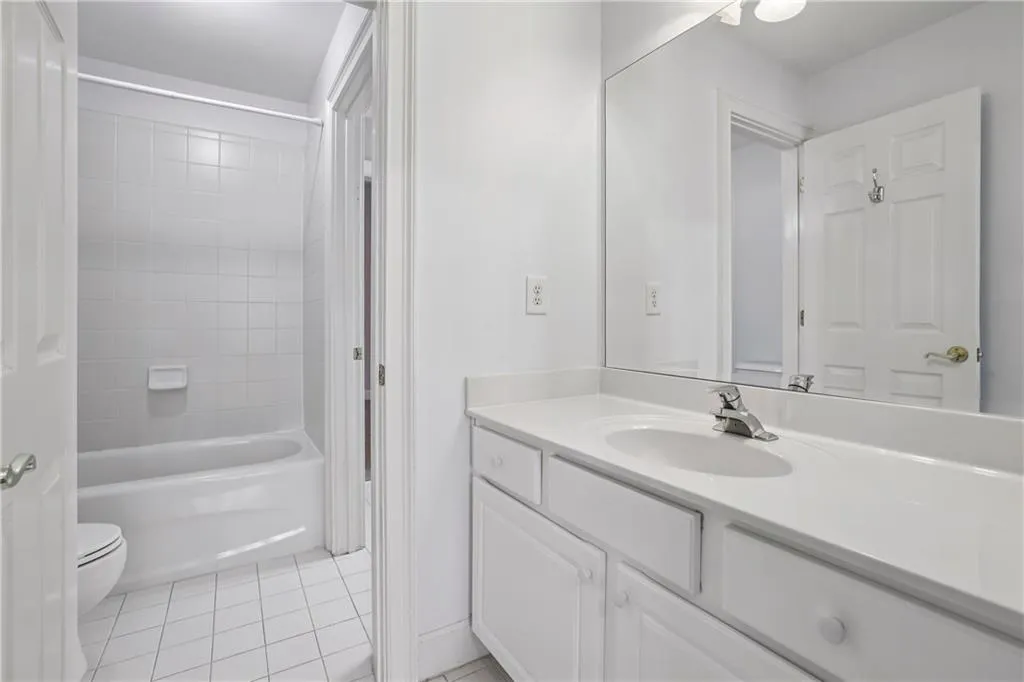 Sandy Springs, Georgia 30350, 5 Bedrooms Bedrooms, ,4 BathroomsBathrooms,Residential,Sold,7667882